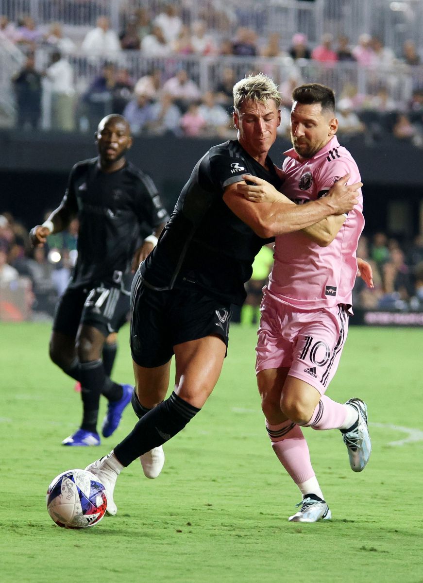 关于AC米兰官方宣布基耶利尼加盟将成为新任队长的信息