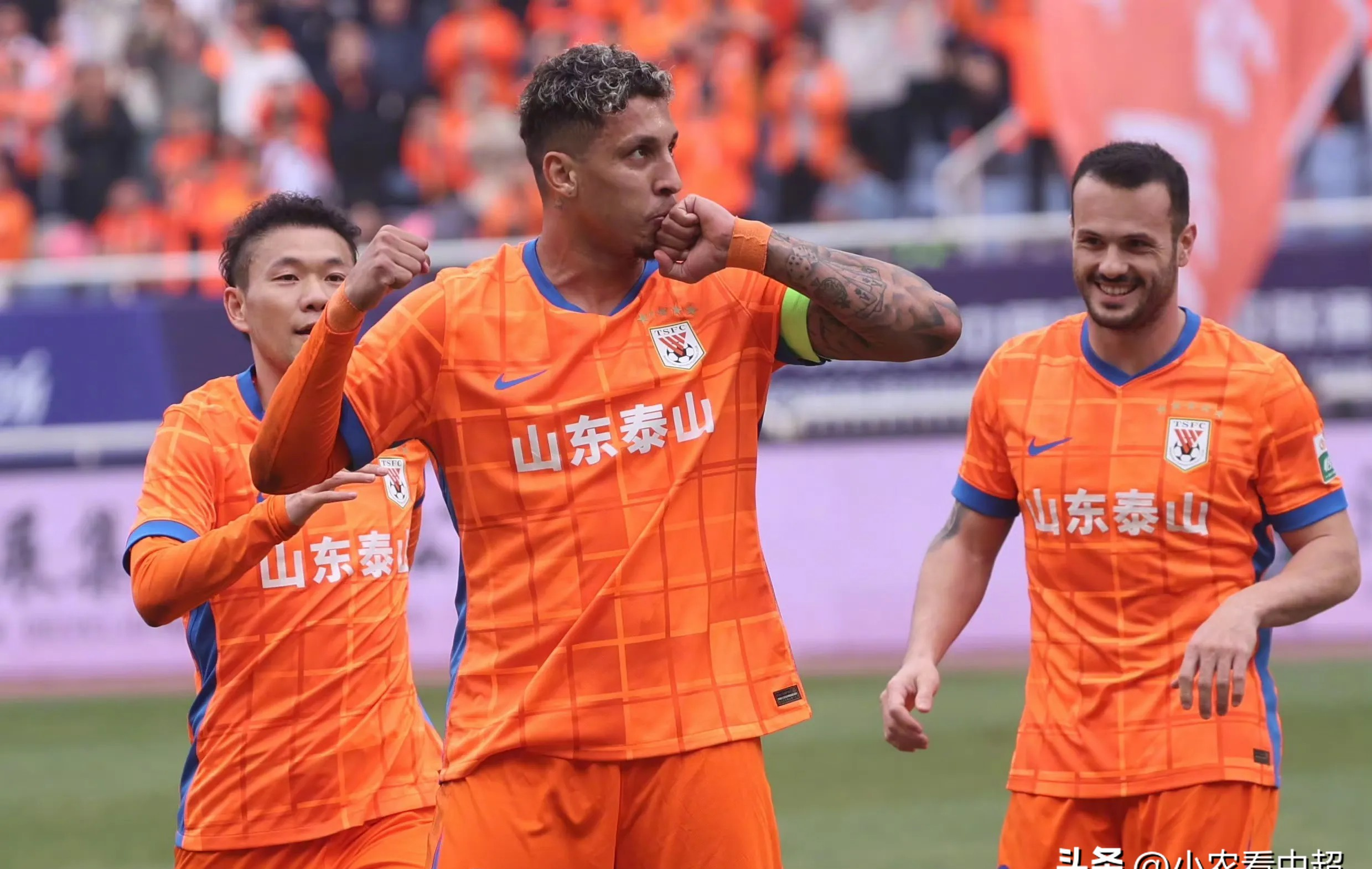 三亿体育体育电竞-包含上海申鑫主场战平广州恒大,表现稳健的词条