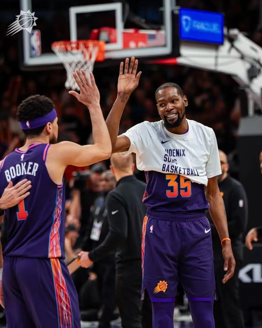 太阳主场击败开拓者，豪取四连胜