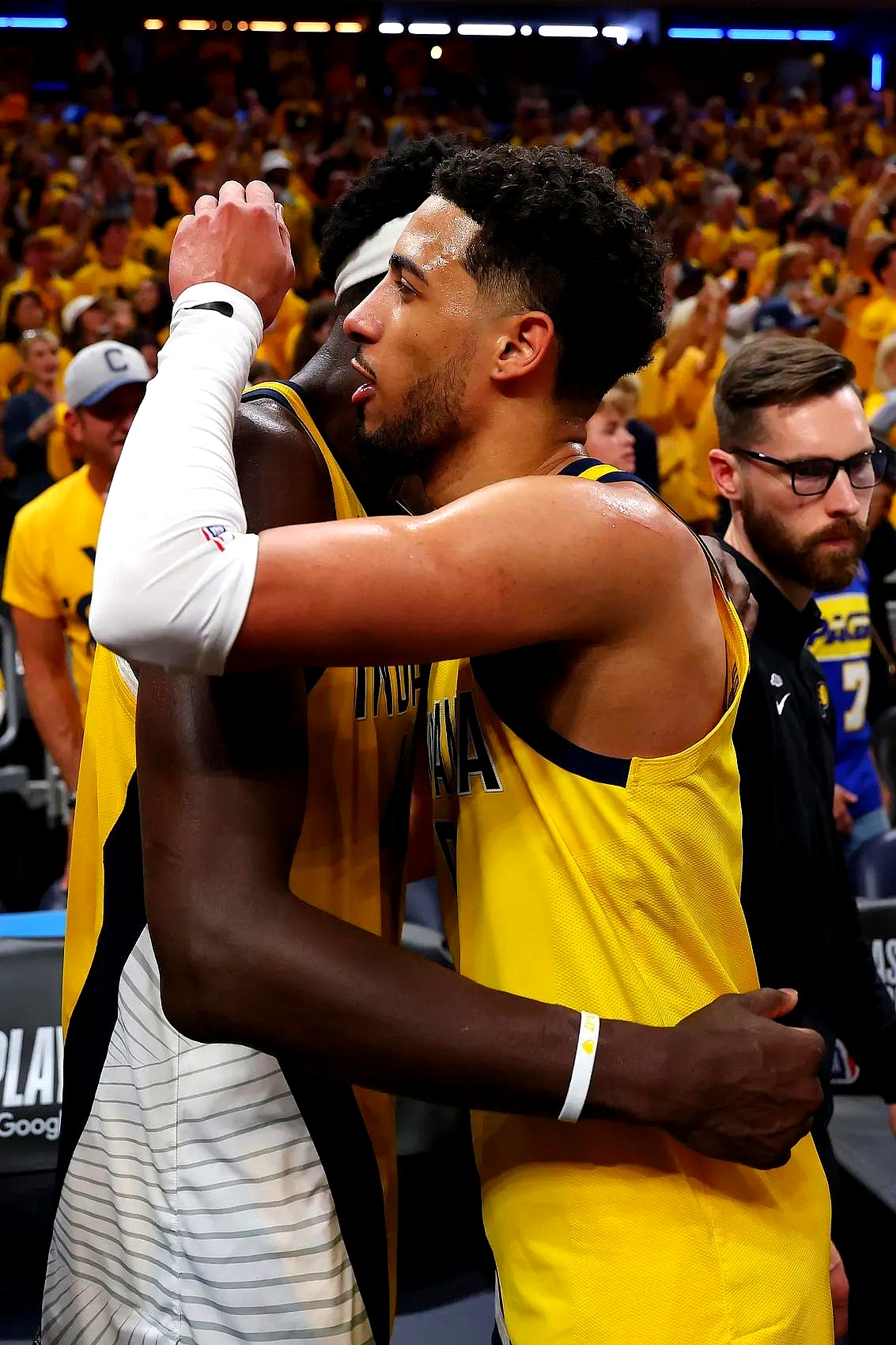 三亿体育体育注册-猛龙横扫老鹰,西亚卡姆狂砍40分的简单介绍