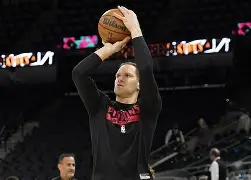 三亿体育体育链接-尼克斯主场大胜雄鹿,取得两连胜