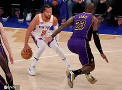 尼克斯主场大胜雄鹿，取得两连胜