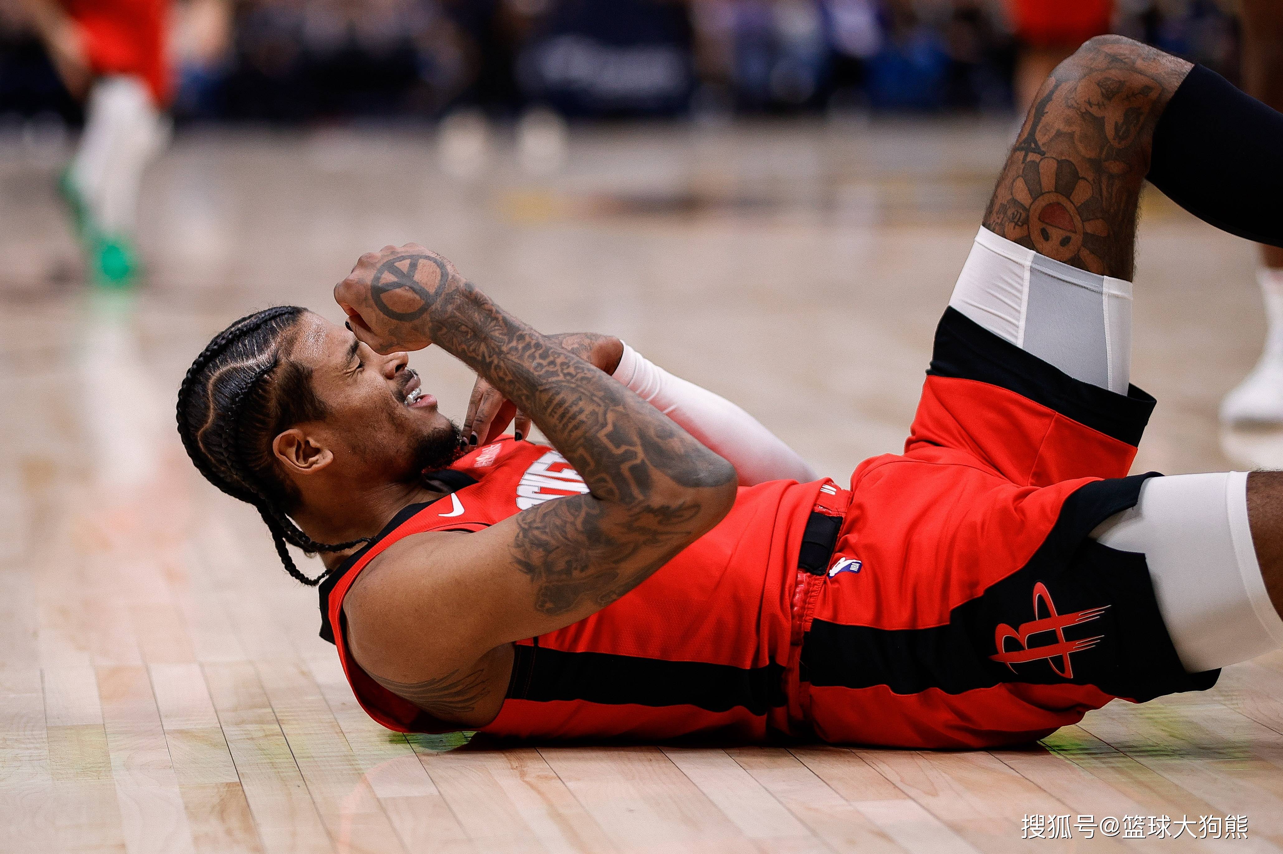 雄鹿客场战胜火箭，实现反弹