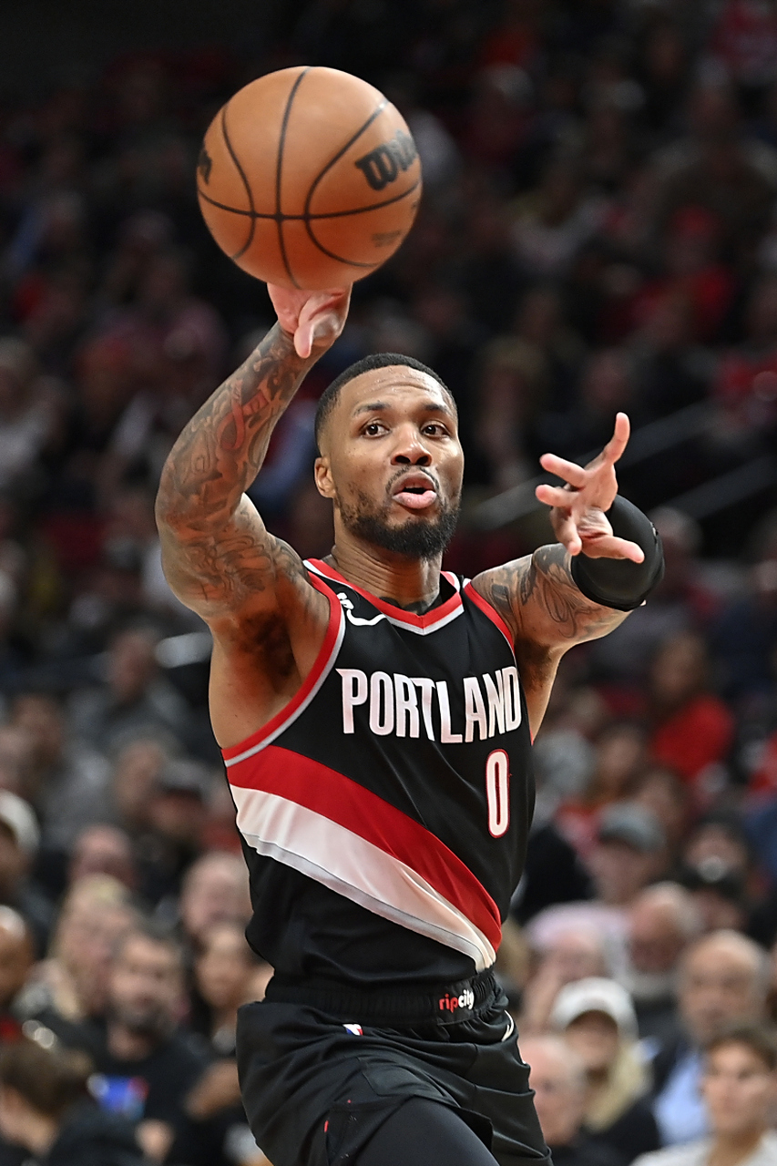 三亿体育体育网址-开拓者大胜雷霆，利拉德全场高效砍下25分