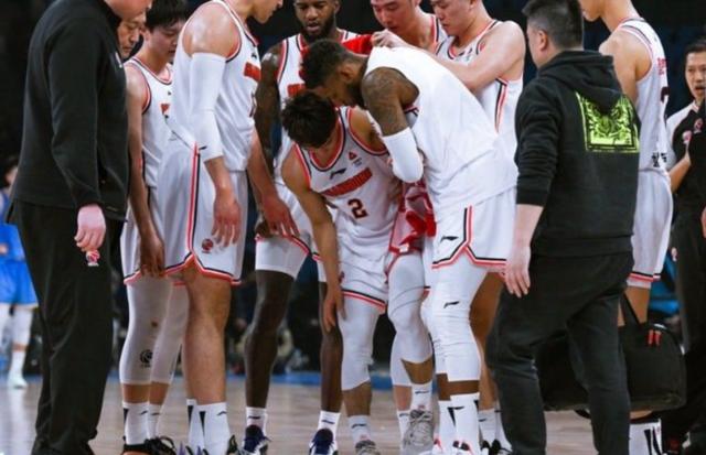 三亿体育体育教练-包含大名鼎鼎的球员伤愈归来，为球队再添利器！的词条