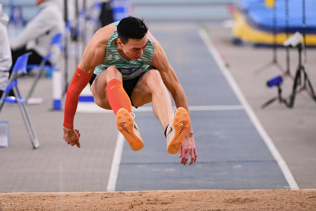 俄罗斯跳远选手刷新记录，勇夺金牌的简单介绍