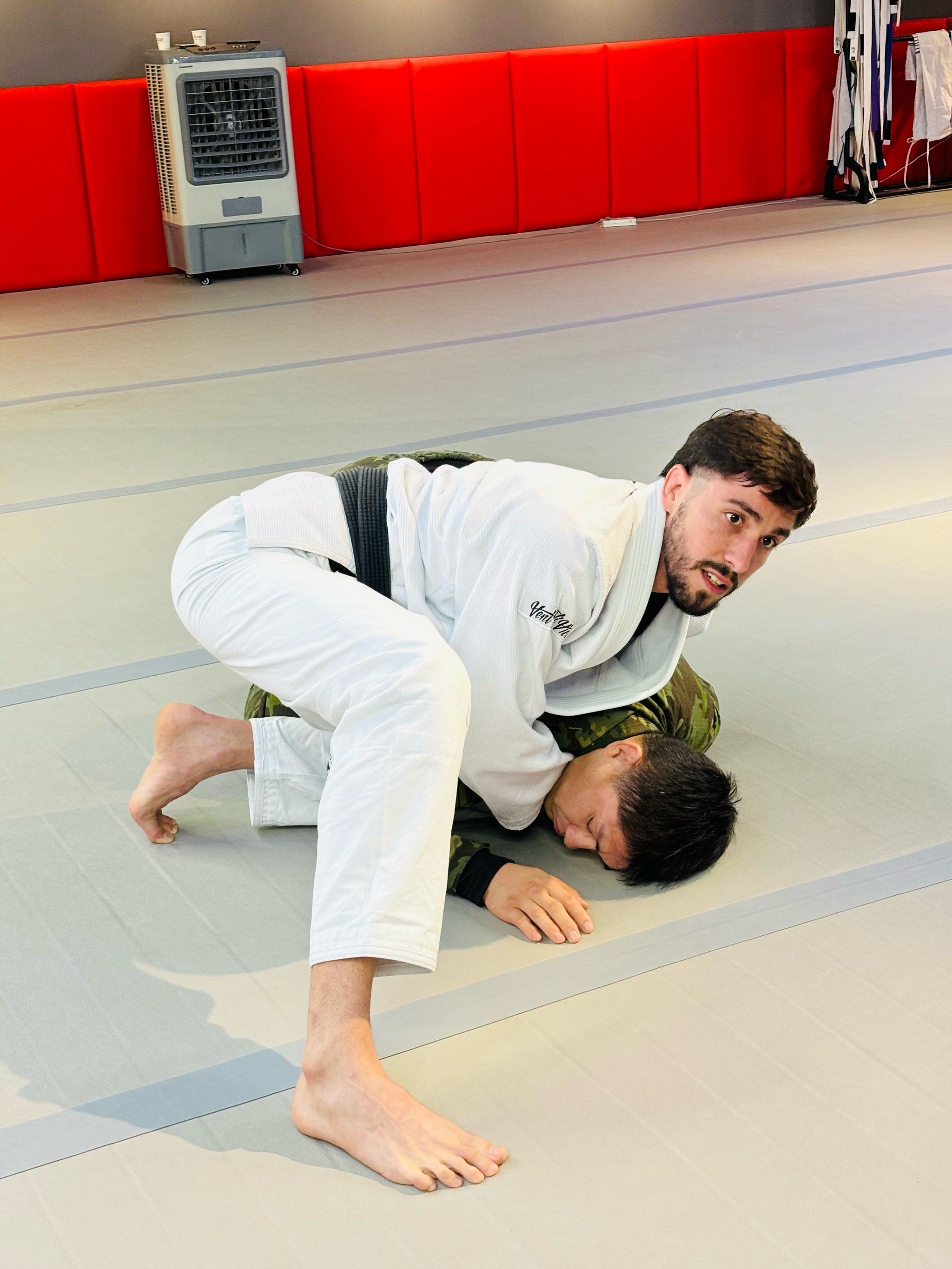 巴西选手在柔道比赛中展现实力 巴西选手在柔道比赛中展现实力