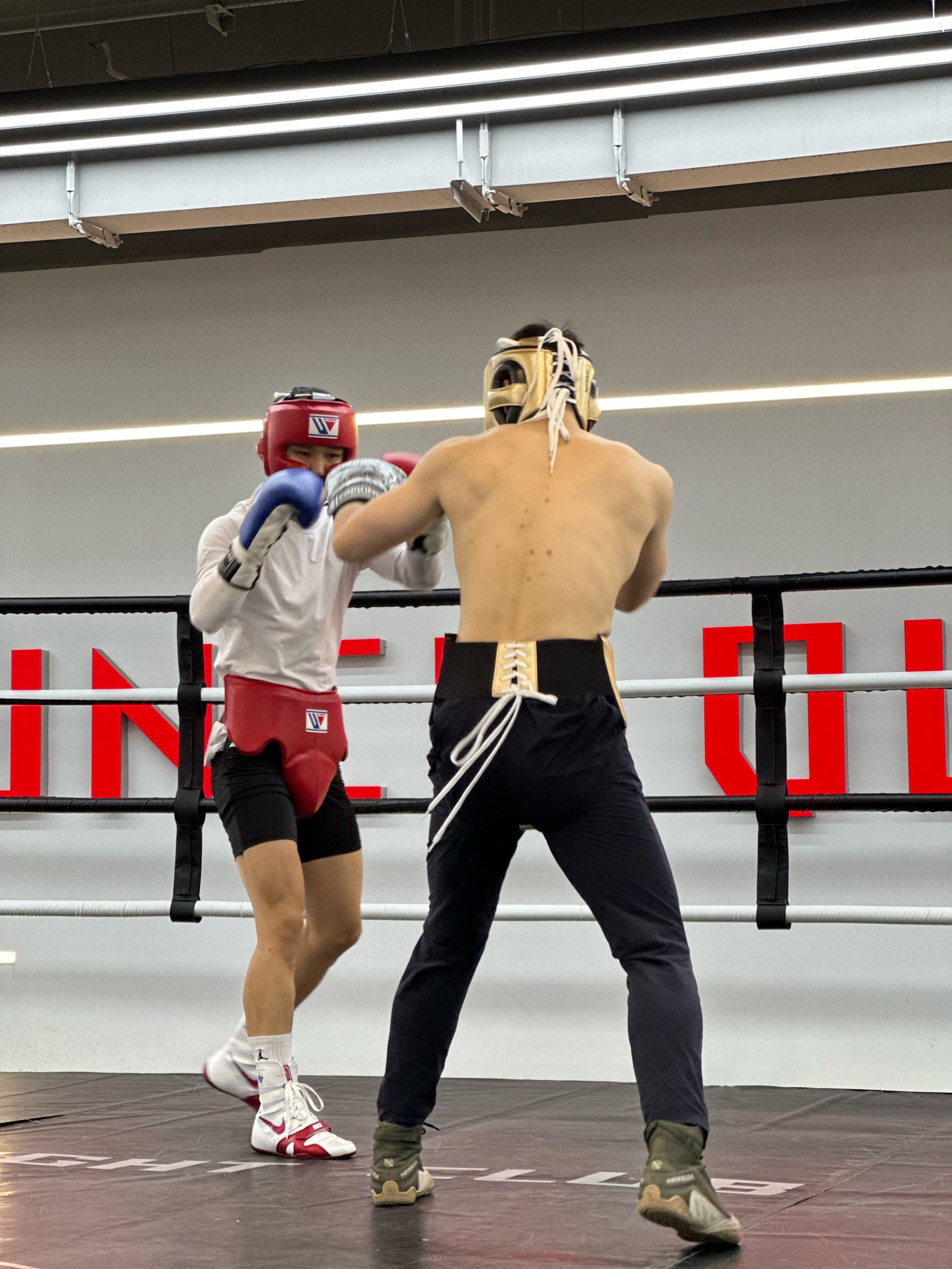 三亿体育体育直播-训练强化技巧战力，积极备战未来对手的简单介绍